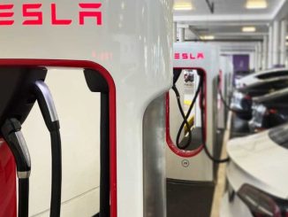 Tesla nabíjecí stanice