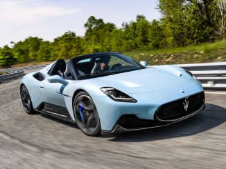 Italský výrobce luxusních sportovních automobilů v létě představí nový model. Je jím kabriolet MC20 Cielo s přezdívkou „spyder“