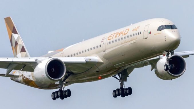 Letecká společnost Etihad Airways ze Spojených arabských emirátů představuje posilu do své flotily. Je jím letadlo Airbus A350
