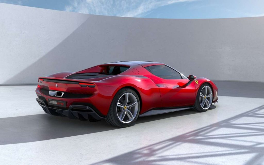 Ferrari plánuje navrhnout, vyrobit a sestavit své vlastní elektromotory a bateriové moduly v novém závodě v Maranellu