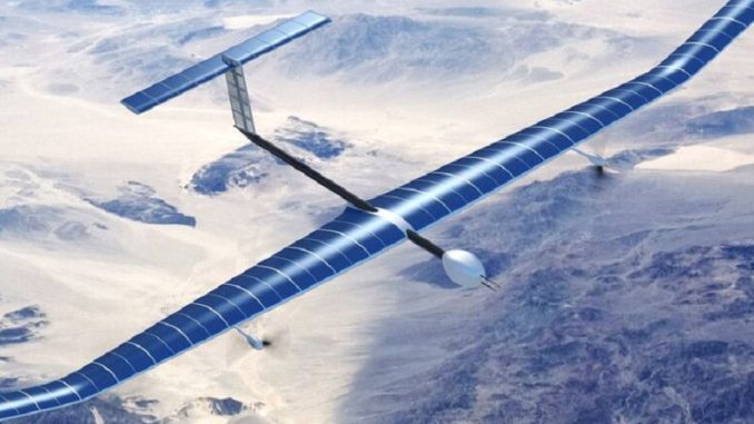 Zephyr 8, 25 metrů široký solární dron Airbus, který je celý pokrytý fotovoltaickými moduly, havaroval po 64 dnech