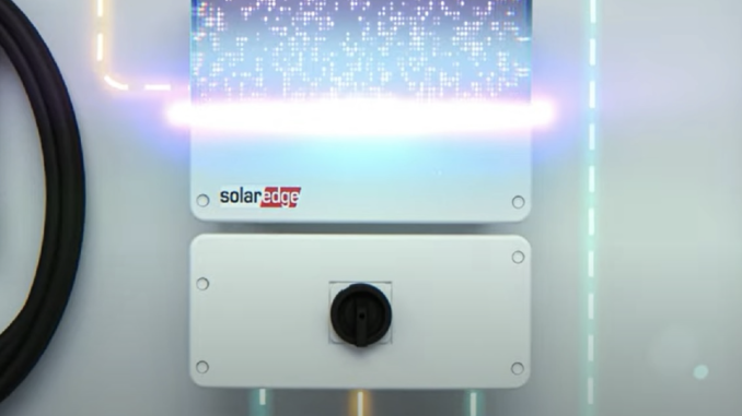 Nové řešení správy domácí energie SolarEdge stojí za výrobou domácí energie, zálohováním baterií a nabíjením elektromobilů