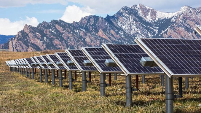 Americký výzkumný prokázal, že zvětšení rozestupů mezi řadami solárních panelů zlepšuje účinnost a tím dochází k ochlazení solárních modulů
