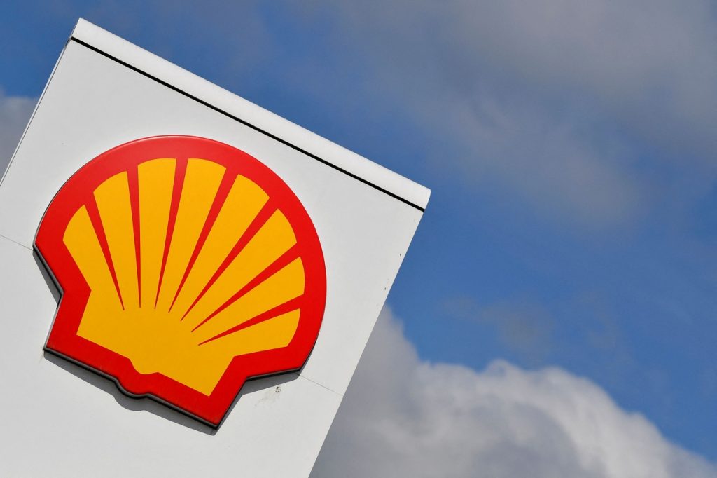 Shell sleduje cíl efektivně snížit své uhlíkové emise pomocí obnovitelné energie a elektrifikace