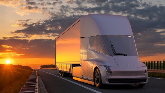 Dlouho očekávané elektrické nákladní vozidlo Semi od Tesly se původně představilo již v roce 2017. PepsiCo převezme první vozy v prosinci