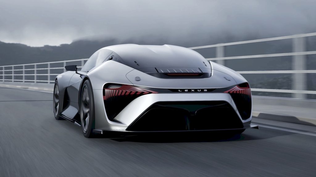 Toyoda již dříve uvedl, že díky proporcím i nízké světlé výšce, které jsou pro sportovní vůz nezbytné, má předvést jedinečné jízdní vlastnosti vozu Lexus