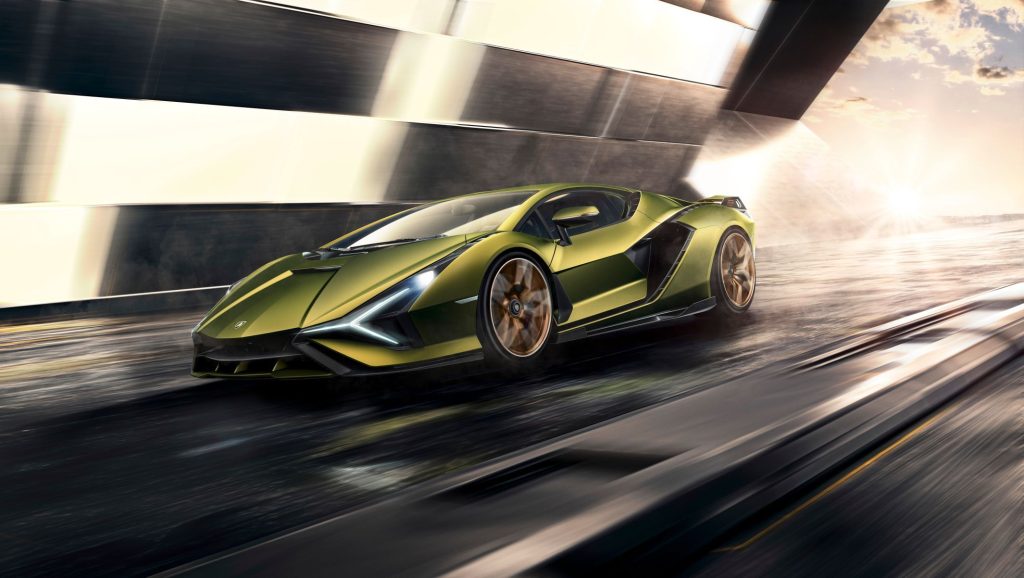 Lamborghini vynaloží 1,8 miliardy eur (43,8 miliard korun) na čtyřletou strategii elektrifikace