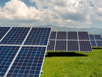 Švédská společnost Vattenfall odhalila plány na výstavbu rozsáhlé solární elektrárny podél dálnice A6 v Nizozemsku bez dotací