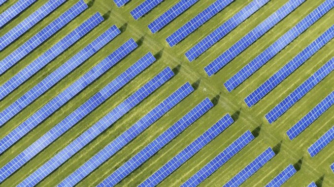 Britský nezávislý výrobce energie Rezolv Energy získal práva na pozdní fázi vývoje solárního projektu o výkonu 1 044 MW v rumunském Aradu