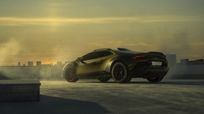 Italská automobilka Lamborghini představuje nový model Huracan Sterrato. Model připravený vyrazit se svým motorem V10 do pouště