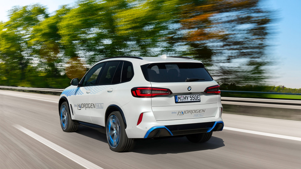 Od jara příštího roku 2023 by se BMW iX5 měl na vybraných trzích objevit jako technologická novinka