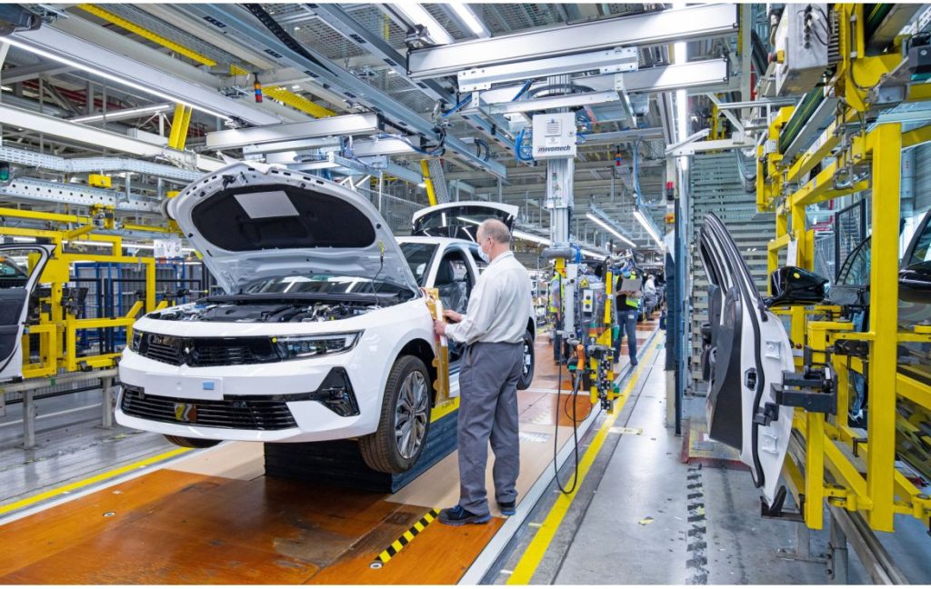 Podle předpokladů automobilky by Rüsselsheim, kde se vyrábějí modely DS4 a Opel Astra, mohl od roku 2025 získávat "významnou část" své energetické potřeby z geotermální energie