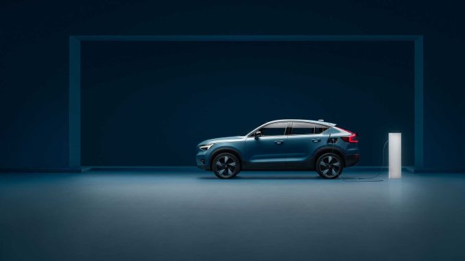 Od doby, kdy Volvo naposledy prodávalo vůz s pohonem zadních kol, uplynulo 25 let. Pro rok 2023 se RWD vrací, ale bez spalovacího motoru