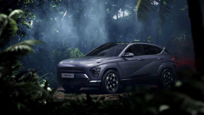 Hyundai původně představil druhou generaci modelu Kona na konci loňského roku, kdy sdílel několik snímků, aniž by odhalil podrobnosti