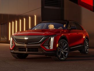 Nová webová stránka představuje Cadillac Lyriq 2024, s novými úrovněmi výbavy, koly a barev. Dále nabízí více sportovních prvků