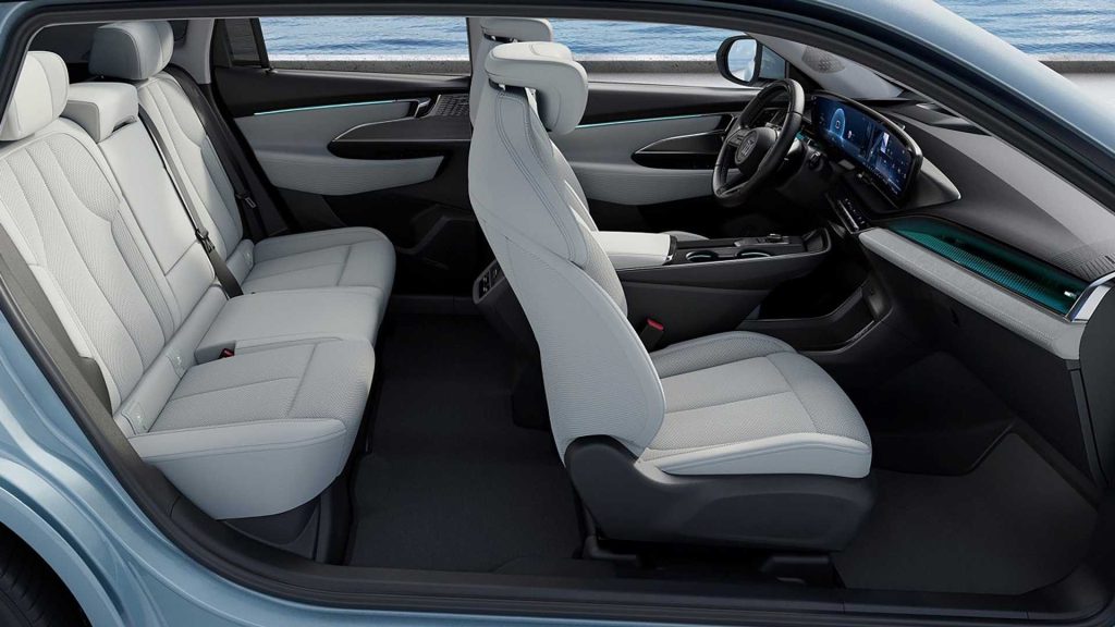 Buick také uvádí, že Electra E5 nabízí "nejlepší prostornost interiéru v segmentu" díky platformě Ultium a efektivnímu uspořádání kokpitu