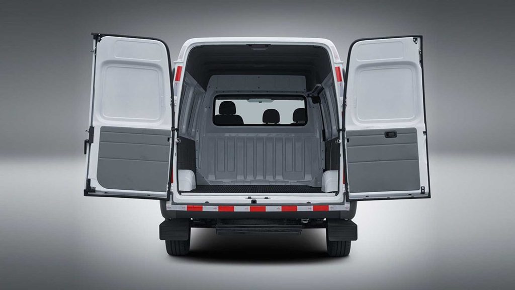 Společnost JMC hrdě prohlašuje, že Teshun Touring EV má "rozumné prostorové uspořádání" s flexibilním ložným prostorem o objemu 7 000 - 11 000 litrů