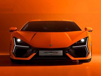 Přichází model Lamborghini Revuelto, dvoumístný sportovní vůz, který firma označuje za "blízkou budoucnost" vysoce výkonného automobilismu