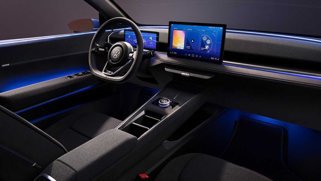 Ve voze VW ID.2ALL se pod obrazovkou nachází nově vyvinutý ovládací panel HVAC s podsvícenými tlačítky, zatímco menu se ovládá pomocí ovládacího kolečka na středové konzole