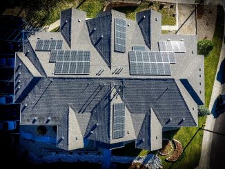 Mezinárodní výzkumná skupina vytvořila průsvitné perovskitové solární články, které si zachovávají slušnou úroveň viditelné propustnosti