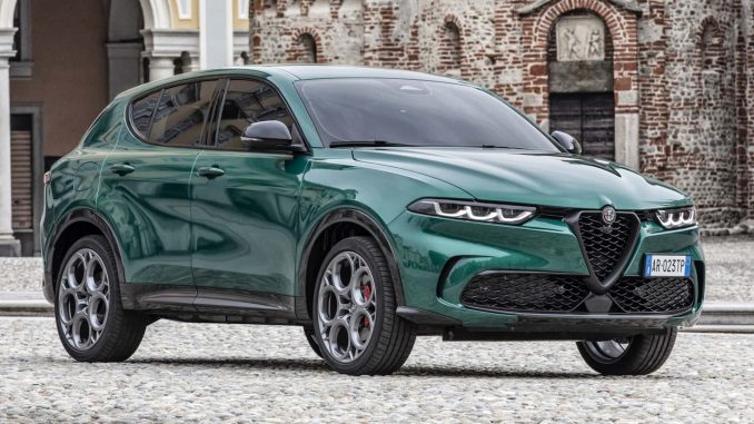 Alfa Romeo Tonale 2024 je nyní na cestě k americkým prodejcům. Nový crossover posílí nabídku značky o čerstvý plug-in hybrid