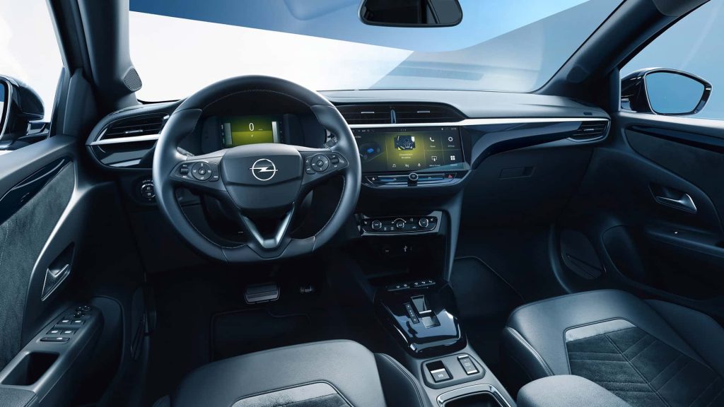 Největší novinkou, kterou facelift přináší, je vylepšená Corsa Electric, která nahradí Corsu-e
