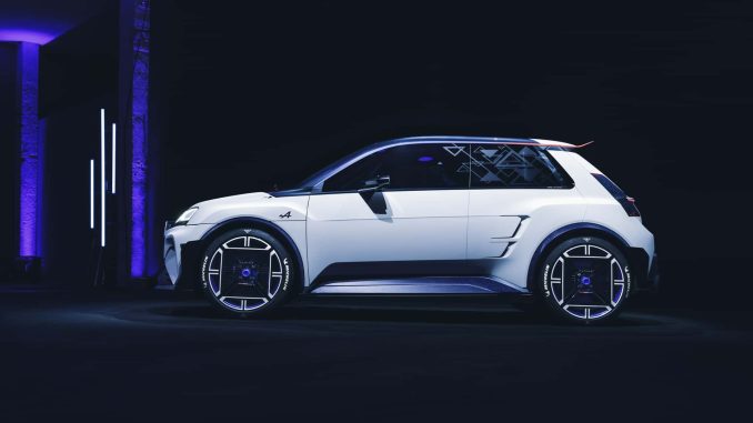 V květnu se společnosti Alpine a Lotus rozhodly zrušit spolupráci na platformě pro sportovní elektromobily. Nyní Alpine vyvíjí vlastní