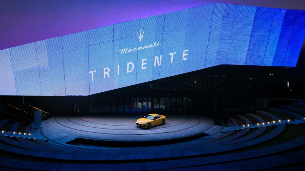 Předplatné se jmenuje Tridente a je to první věrnostní iniciativa společnosti, která má automobilku přiblížit zákazníkům, protože luxusní značky kladou důraz na zážitky