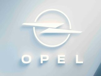 Opel se připojil k ostatním automobilkám a vyrukoval s novým logem v souvislosti s přechodem na výrobu elektromobilů