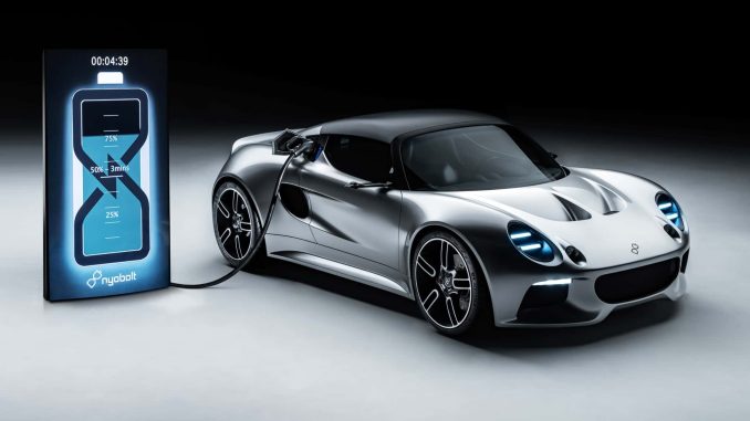 Společnost Nyobolt nyní vystavuje koncept sportovního elektromobilu vybaveného baterií, kterou lze plně dobít za méně než šest minut