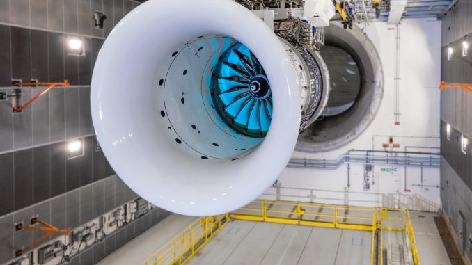 Před nedávnem se potvrdila zcela nová technologie proudových motorů s názvem UltraFan od britské společnosti Rolls-Royce