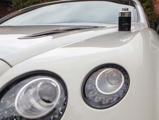 Bentley oznámil, že vytvořil novou vůni pro muže, která se údajně inspirovala modely Blackline této britské luxusní značky