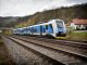 Železnice v Česku včera zažila premiéru. Po její trati se projel nový typ vlaku s názvem RegioFox. Brzy vyrazí po dalších regionech ČR