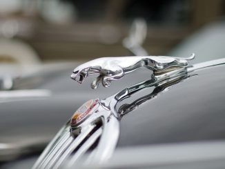 Jaguar oznámil, že podepsal dohodu se společností Tesla o přístupu k rozsáhlé síti Supercharging od Tesly v USA pro své elektromobily