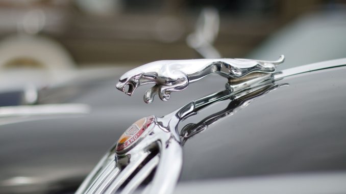 Jaguar oznámil, že podepsal dohodu se společností Tesla o přístupu k rozsáhlé síti Supercharging od Tesly v USA pro své elektromobily