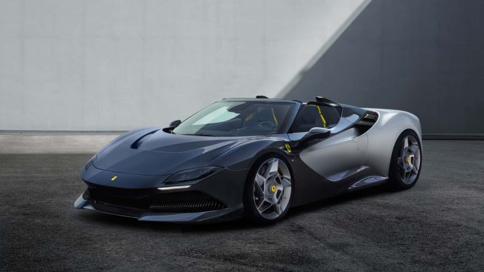 Divize speciálních projektů Ferrari má plné ruce práce s vývojem dalšího vozu. Model SP-8 je vlastně Ferrari F8 Spider bez stahovací střechy