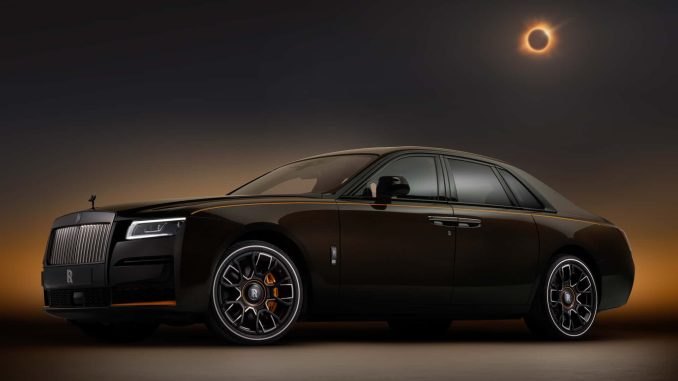 Rolls-Royce vyrobil limitovanou edici modelu Ghost Black Badge, která se stylisticky inspiruje úplným zatměním Slunce