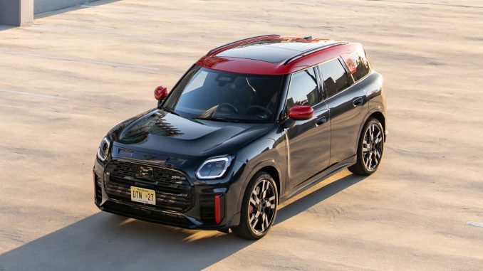 Mini představilo nový model John Cooper Works Countryman. Model třetí generace má vyšší výkon než odcházející hatchback a zcela nový design