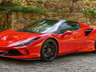 Italská automobilka Ferrari představila model F8 Spider s 3,9 litrovým osmiválcovým motorem V8 s označením F154GC