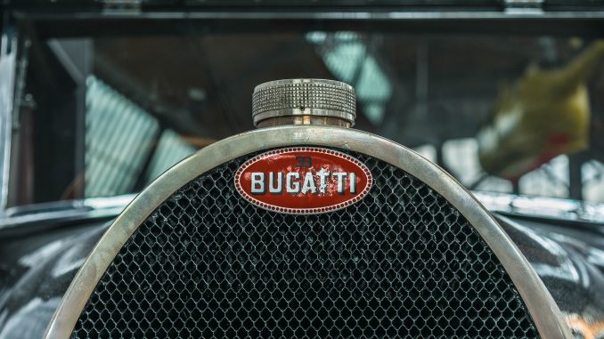 Automobilka Bugatti nyní nabízí vlastní produkty v podobě kolekce vánočních dárků, které ztělesňují ducha a výkon této značky