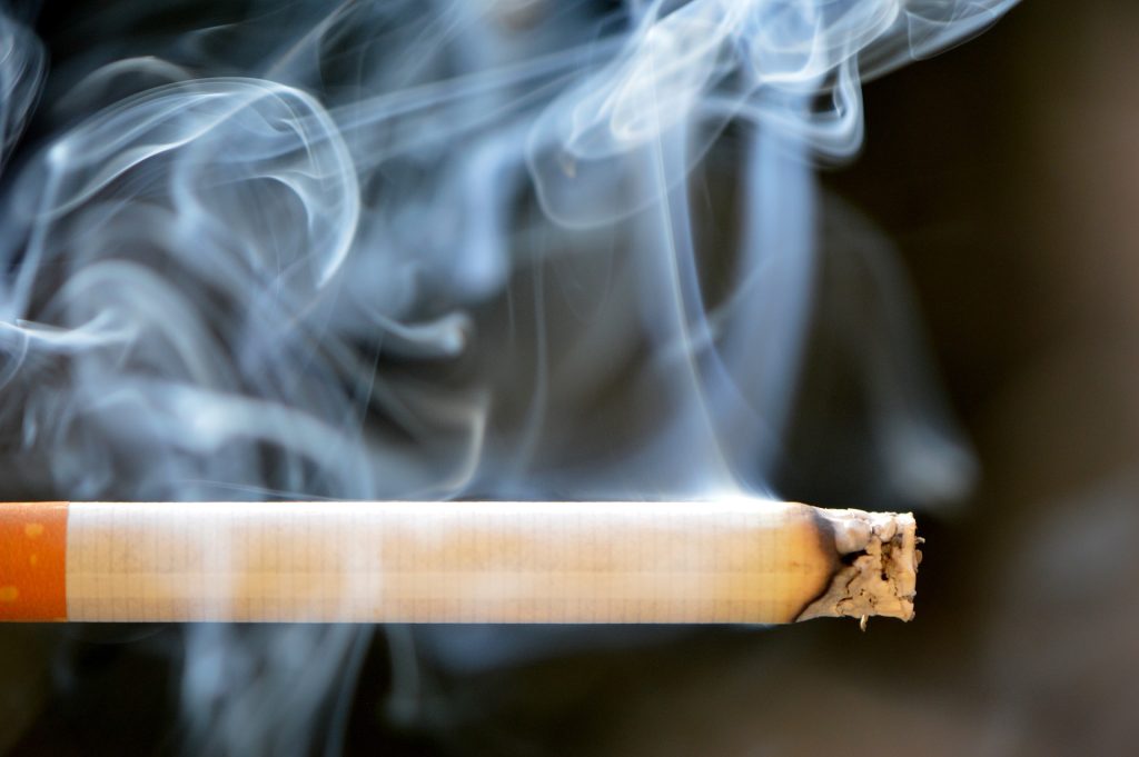 Přestože byla opatření proti kouření chválena jako politika veřejného zdraví, vyvolala na Novém Zélandu odpor některých podnikatelských skupin