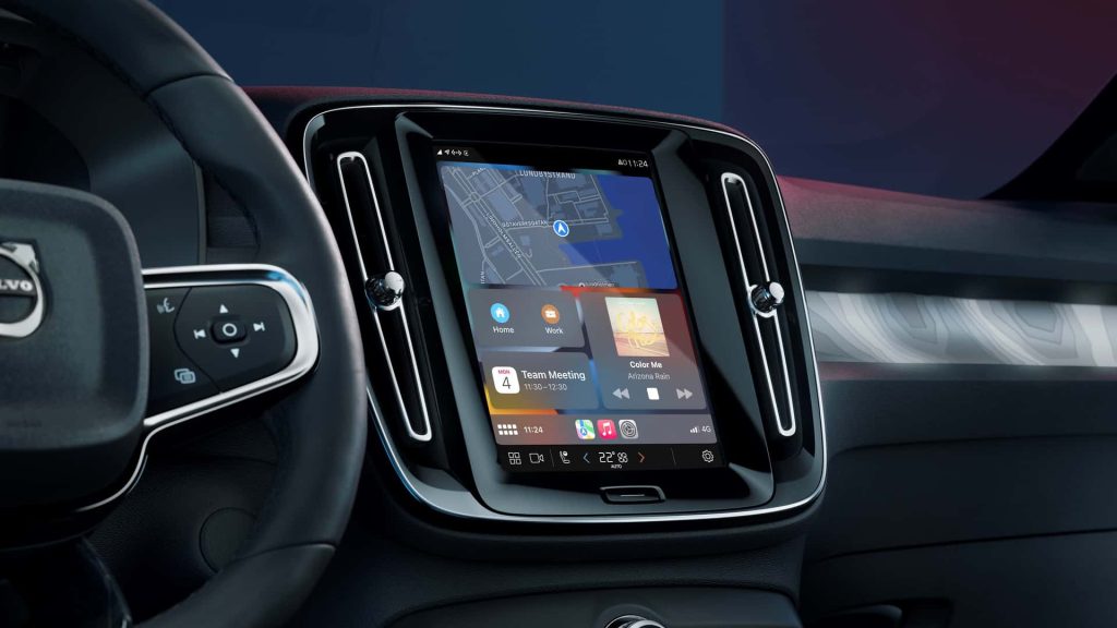 Volvo v současné době používá operační systém založený na systému Android Automotive s Apple CarPlay a Android Auto, který je k dispozici ve všech jeho vozech