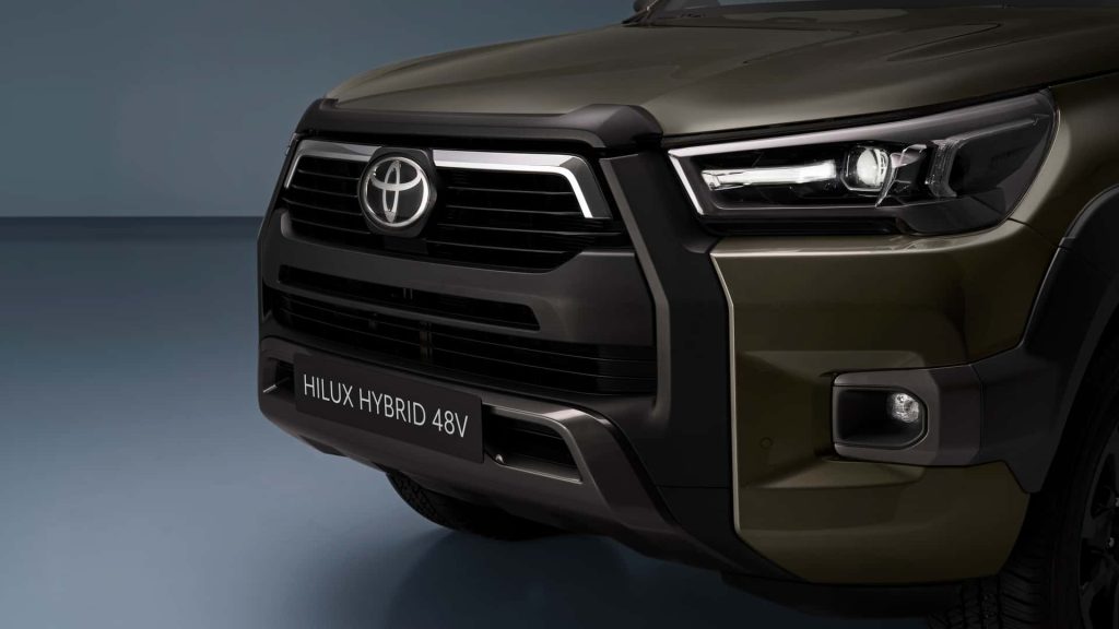 Takto vybavený Hilux Hybrid 48V je podle Toyoty o pět procent úspornější při čerpání pohonných hmot ve srovnání se standardním dieselovým pohonem