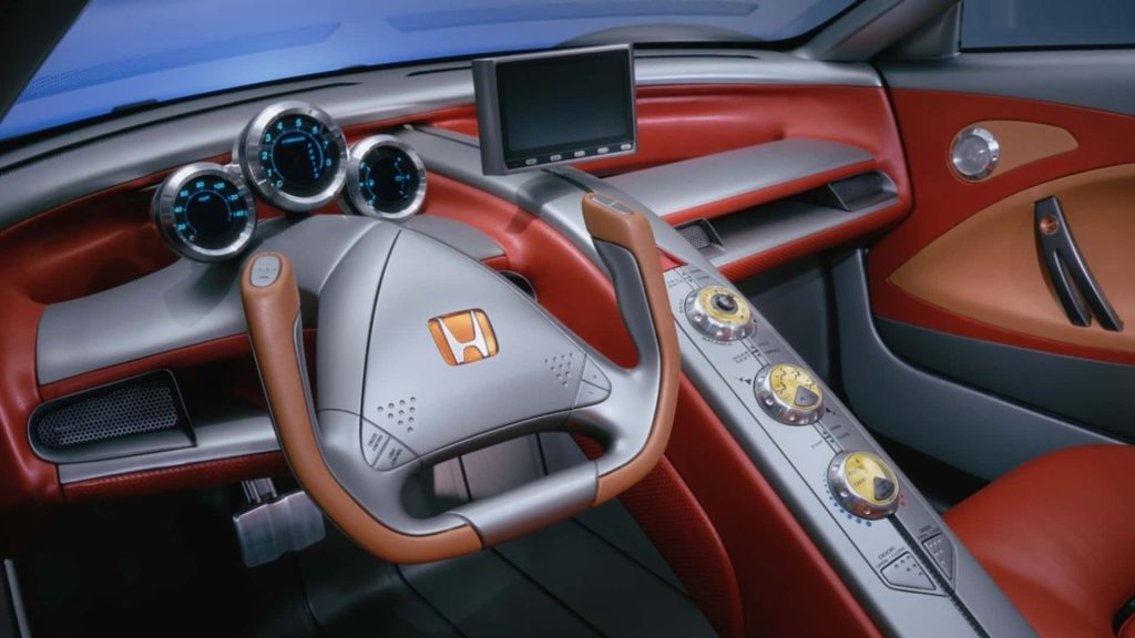 Honda dala modelu Spocket také pětistupňovou automatickou převodovku s tlačítky SportShift na volantu