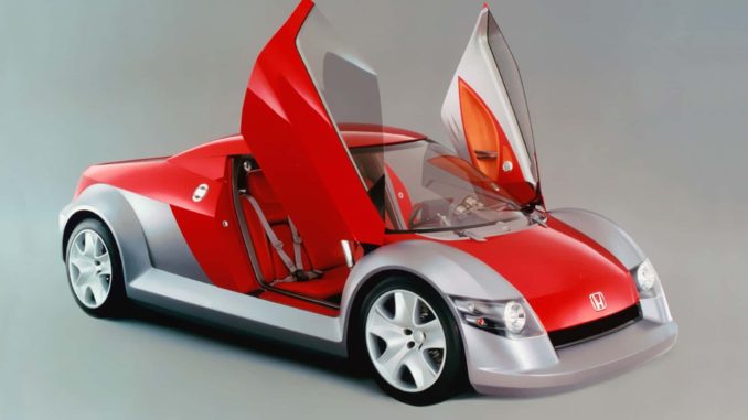 V roce 1999 se Honda chystala představit model Insight. Firma však uvažovala o něčem sportovnějším. Poté přišel koncept Spocket