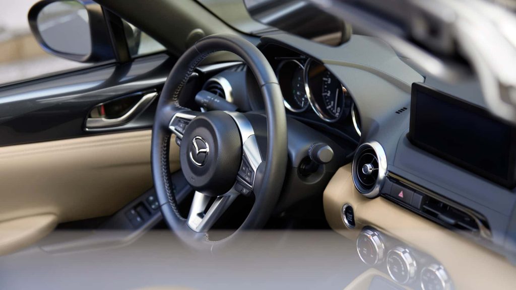 Mazda MX-5 Miata GT dostane také nový interiér v hnědé kůži Napa