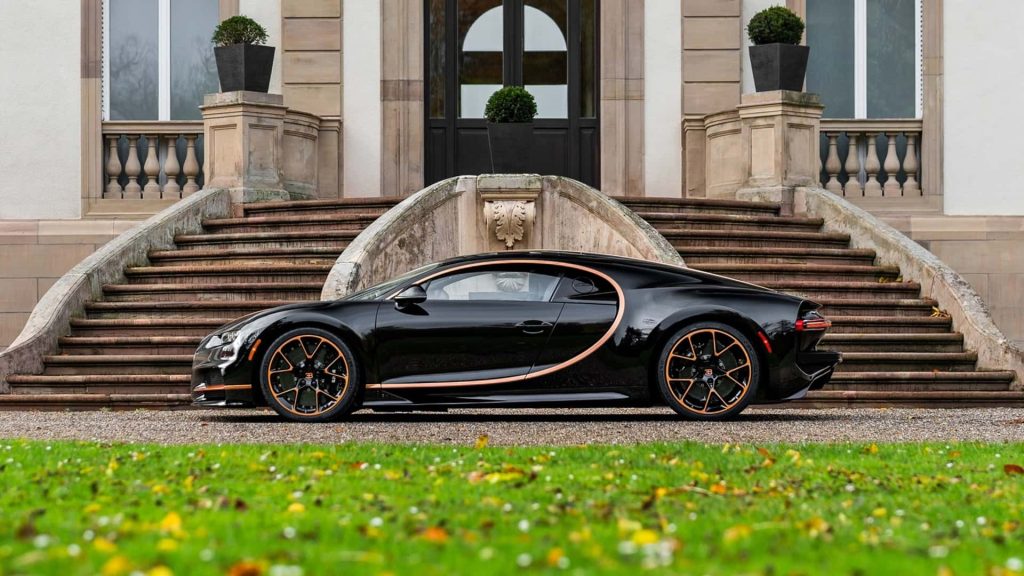 Tento exemplář, který Bugatti dokončilo v barvách, jež nazývá Nocturne a Copper, byl dodán Bilalu Hydriemu, manažerovi kanadské ropné a plynárenské společnosti