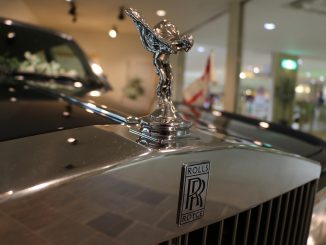 Rolls-Royce v roce 2023 zaznamenal rekordní prodeje, když během roku dodal 6 032 vozů. Tím těsně překonal 6 021 prodaných vozů v roce 2022
