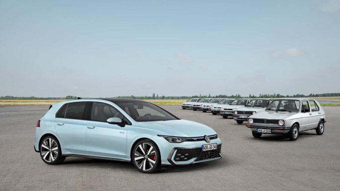 Volkswagen provádí facelift svého ikonického modelu Golf. Přináší ostřejší design exteriéru, nový informační systém a další vylepšení