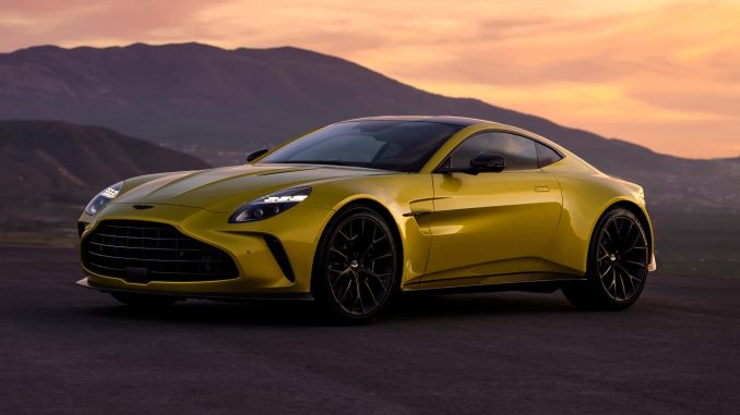 Aston Martin vyrábí model Vantage již 74 let. Současná generace vozu GT se prodává od roku 2018. Model pro rok 2025 dostal nová vylepšení